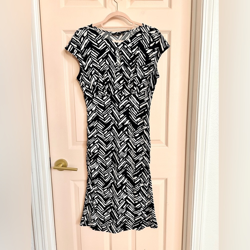 Black and white apt 9 dress